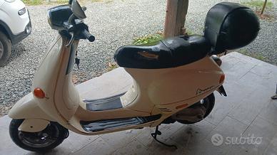 Piaggio Vespa 125 ET4