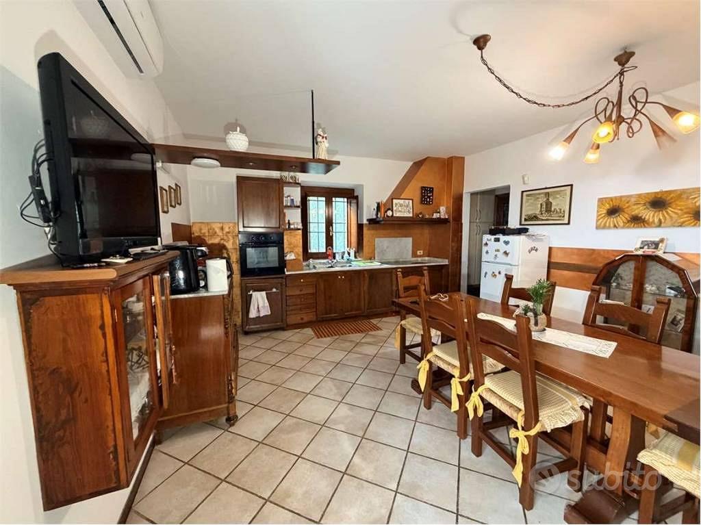 Rustico / Casale di 160 m² con più di 5 locali e p - Vista 5