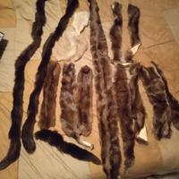 striscie di pelle di visone più un paio di code
