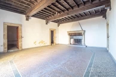 5 LOCALI A PALOMBARA SABINA