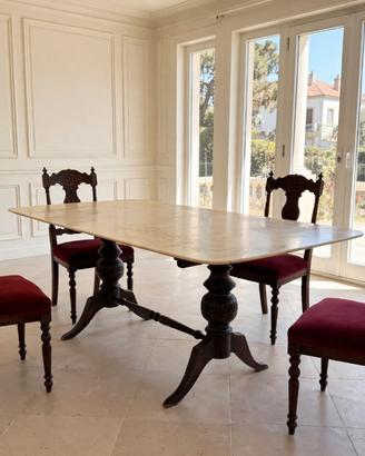 Tavolo in marmo base legno con sedie