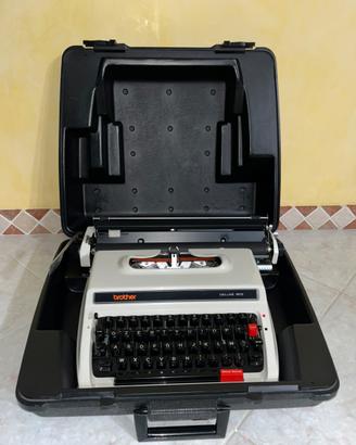 Macchina da scrivere Brother Deluxe 1613
