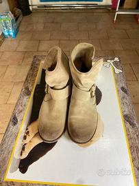 Scarpa Stivaletto polacchino scamosciata beige