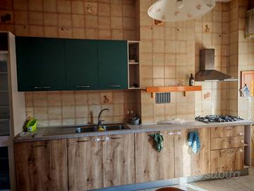 Cucina completa con elettrodomestici – 3 anni