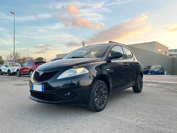 Lancia Ypsilon 1.2 69 CV 5 porte S&S Elefantino Bl