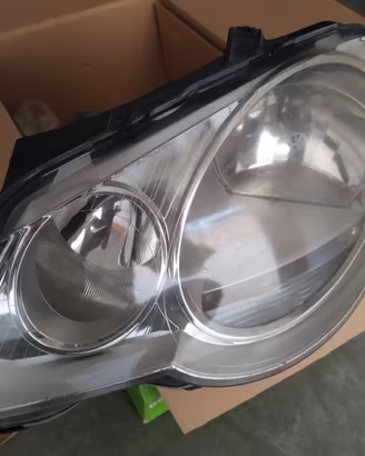 VW polo 9N - faro anteriore sx