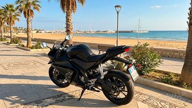 YAMAHA YZF R125 Matt Black