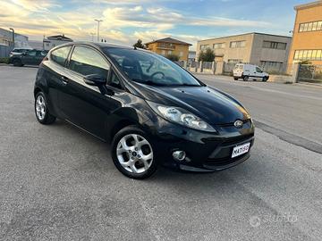 Ford Fiesta 71000 KM GARANZIA 12 MESI PRONTA CONSE