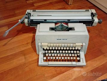 Macchina da scrivere vintage della Olivetti