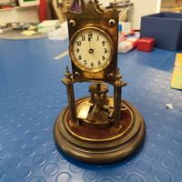 Vecchio orologio pendolo da tavolo 