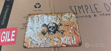 Insegne/targhe retro' laccate