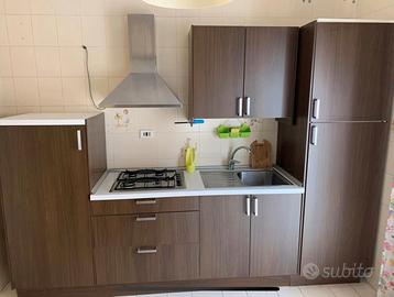 CUCINA COMPLETA,  LETTI , ARMADI SCRIVANIA