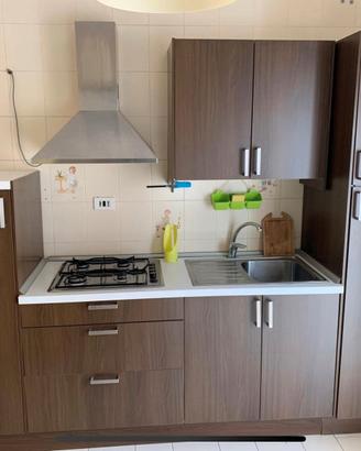 CUCINA COMPLETA,  LETTI , ARMADI SCRIVANIA