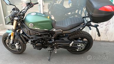 Benelli Leoncino 800