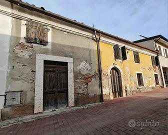 CASA DI CORTE A ZEVIO