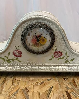 Orologio da tavolo con decori floreali