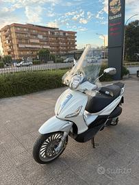 Beverly 300