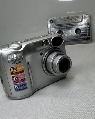 Nikon Coolpix 4600 4MP 3x Zoom Digitale Funzionant
