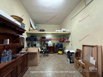 Garage, Roccella - Acqua dei Corsari, Palermo.