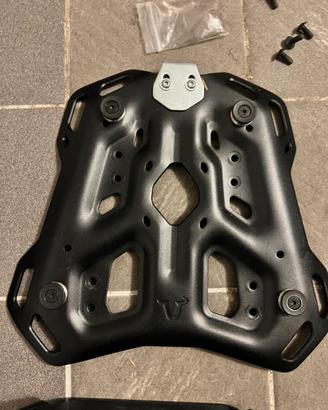 piastra sw motech adventure rack
