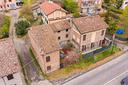 rustico-da-ristrutturare-con-giardino-a-bagno-re-