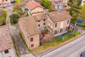 Rustico da Ristrutturare con Giardino a Bagno (RE)