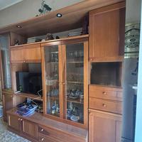 Tavolo con sedie e  credenza - SALA DA PRANZO