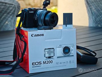 CANON M200 con KIT 15-45MM 