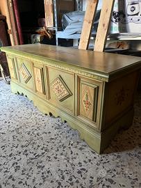 Cassapanca in legno
