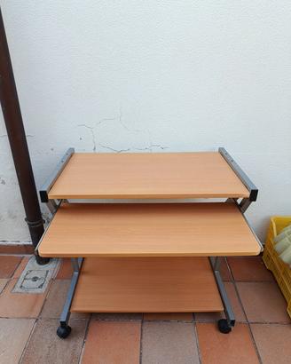 scrivania con ruote bloccabili e ripiano estraibil