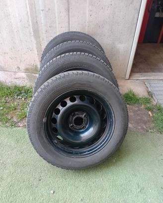 cerchi in ferro con gomme termiche