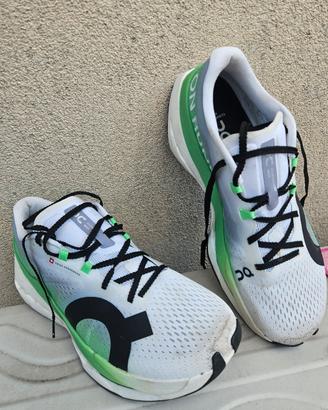 scarpe running on cloudboom max