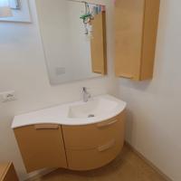 Mobile bagno con ripiano