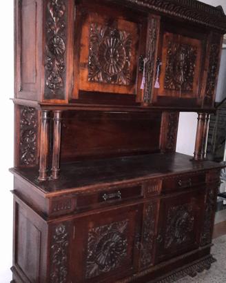 mobile in legno antico 