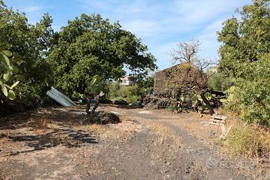 Terreno edificabile 1.480m -due villette da 90 mq