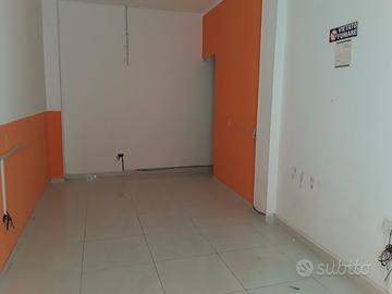 Corso vittorio emanuele locale commerciale