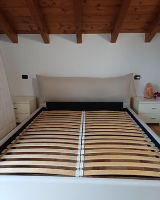 Letto matrimoniale con reti