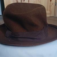 Cappello in feltro marrone scuro donna