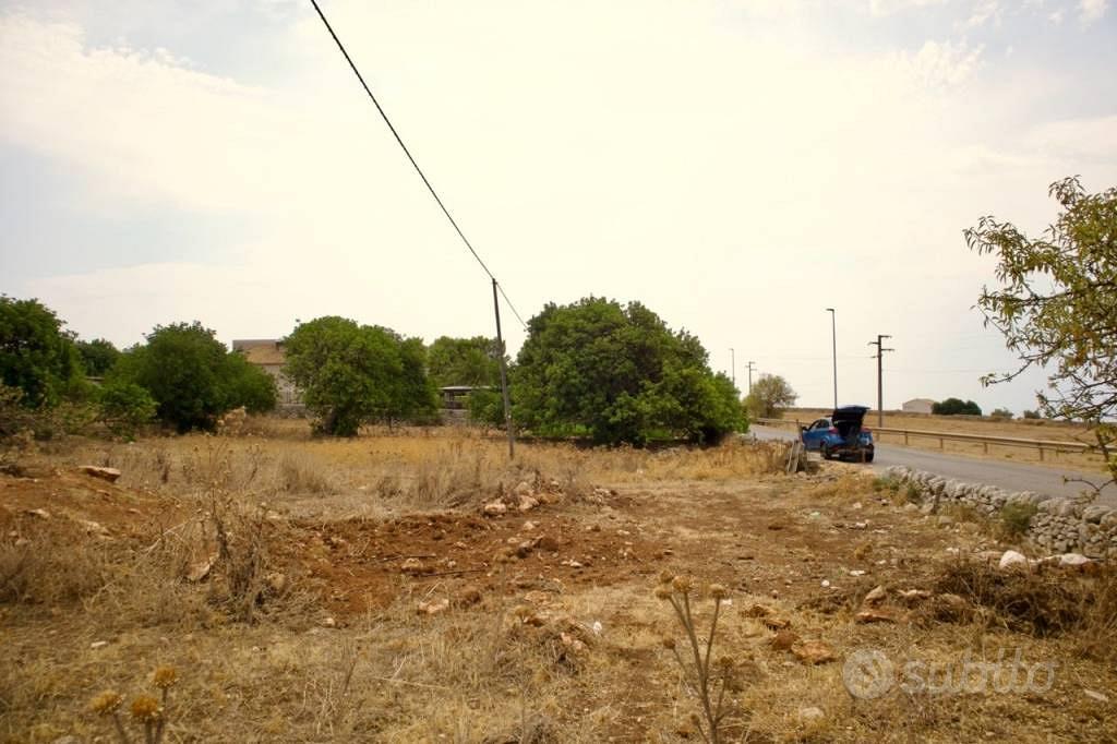 Terreno Agricolo di 27000 m² a Marina di Ragusa - Altro