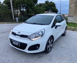 KIA Rio 1.4 CRDi 3p. Cool GUIDABILE DAI NEOPATEN