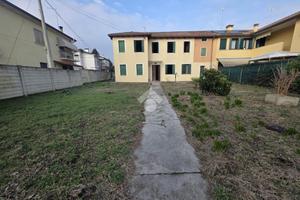 PORZIONE DI TRIFAMILIARE A PREGANZIOL