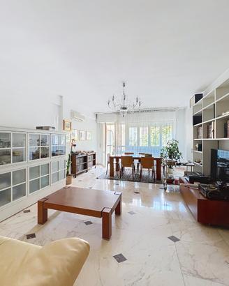 Quadrivano Luminoso in Centro Città