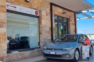 Volkswagen Golf VIII 1.0 etsi evo Life 110cv dsg