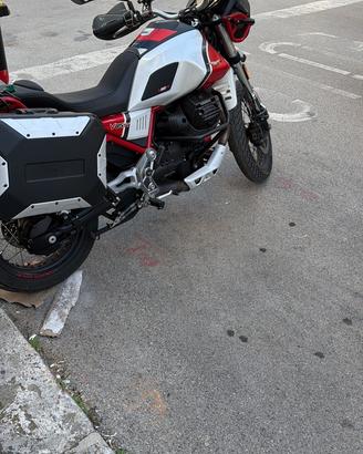 Moto guzzi v85tt