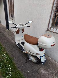 Vespa ET4. 150