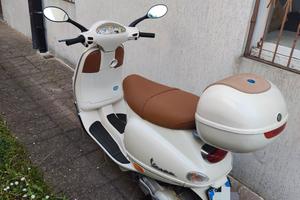 Vespa ET4. 150