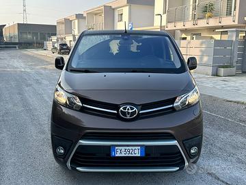 Toyota proace verso