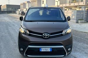 Toyota proace verso