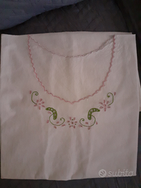 Camicia da notte smanicata in canapa ricamata