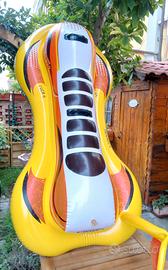 Moto d'acqua gonfiabile molto grande a due posti.